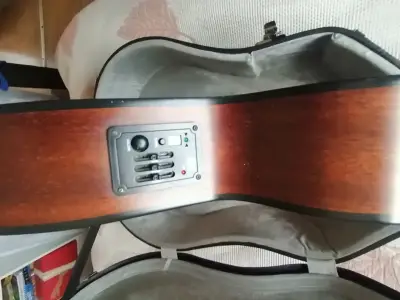 Guitarra Cort electroacústica c / nylon con case - miniatura 3
