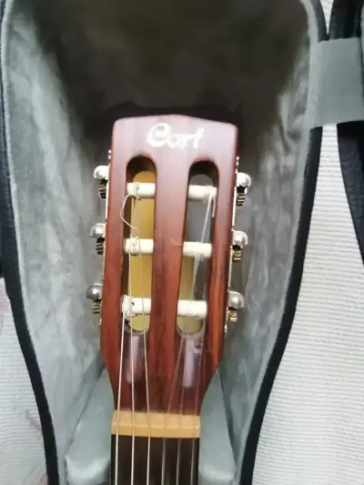 Guitarra Cort electroacústica c / nylon con case - miniatura 5