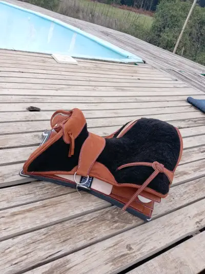 Montura de caballo de cuero chancho - miniatura 2