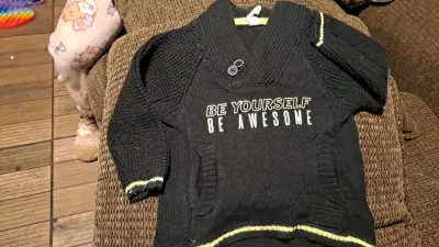 Polera blanca de niño con botones - miniatura 4