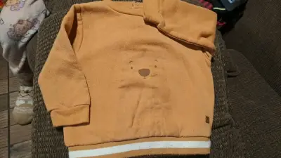 Polera blanca de niño con botones - miniatura 6