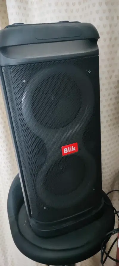 Parlante Bluetooth Karaoke Blik con micrófono - miniatura 2