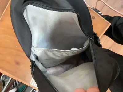 Mochila negra Sun Eight con compartimentos - miniatura 2