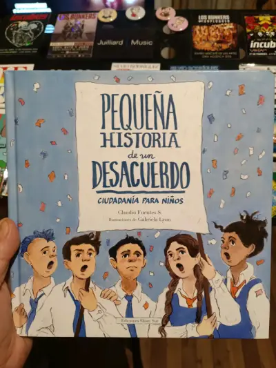 Libro 'Pequeña historia de un desacuerdo' - miniatura 1