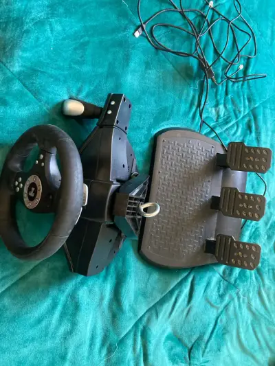 Volante PC - THRUSHMASTER RGT Force Feedbackclutch - miniatura 1
