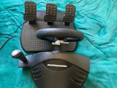 Volante PC - THRUSHMASTER RGT Force Feedbackclutch - miniatura 2
