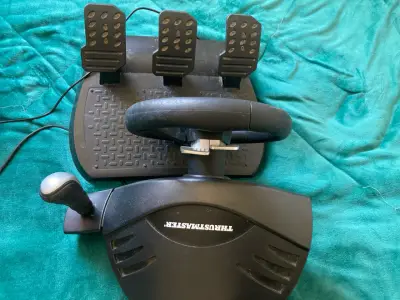 Volante PC - THRUSHMASTER RGT Force Feedbackclutch - miniatura 4