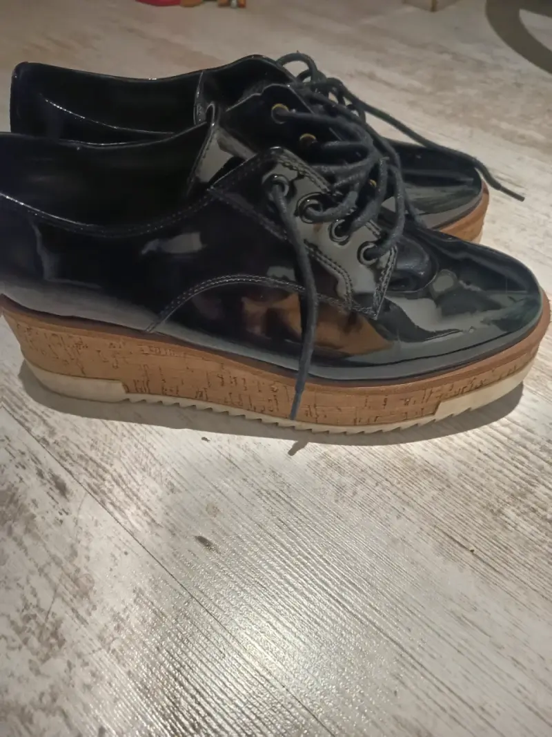 Zapatos de charol negro Aldo elegantes - 4