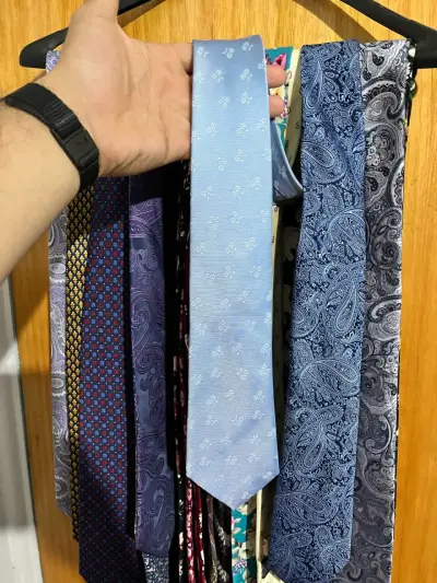 Corbata de seda azul con diseño floral - miniatura 1