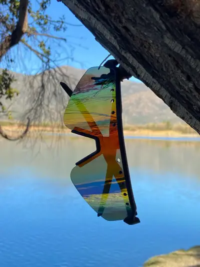 Gafas de sol deportivas con lente espejo - miniatura 1