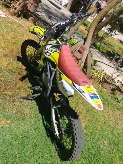 Moto RFZ 125 cc de motocross - miniatura 1