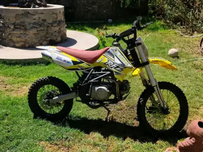 Moto RFZ 125 cc de motocross - miniatura 3