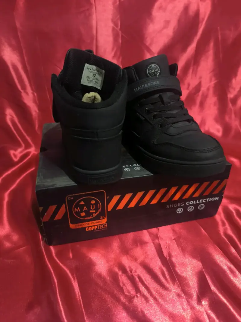 Zapatillas Adidas negras clásicas - 2