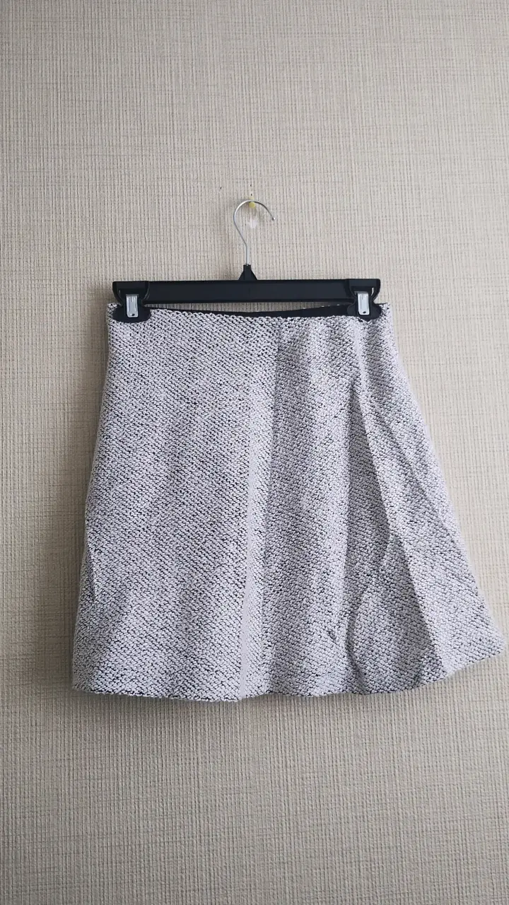 Falda corta gris jaspeada para mujer - 2