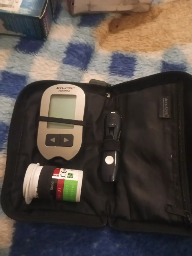 Glucómetro OneTouch Select Plus con estuche - 3