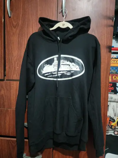 Polerón negro con capucha y estampado - miniatura 5
