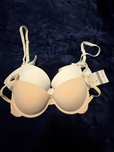 Sostén push-up beige y blanco talla 36B. - miniatura 2
