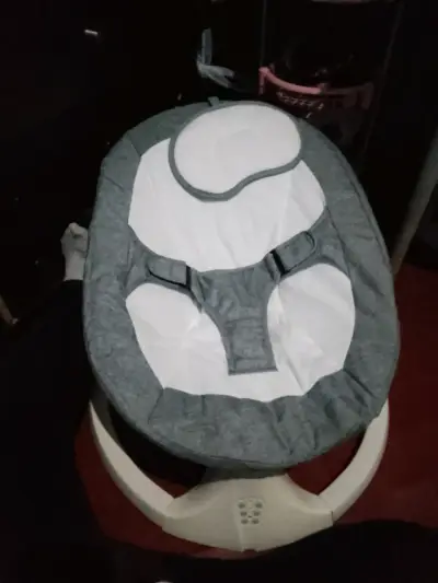 Silla mecedora para bebé - miniatura 3