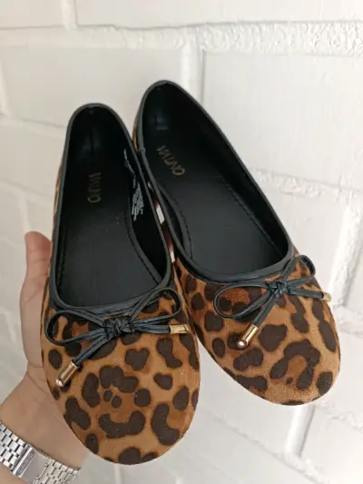 Zapatos via uno leopardo con lazo - miniatura 1