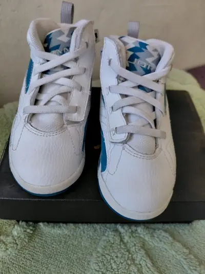 Zapatillas deportivas negras y blancas para niños - miniatura 6
