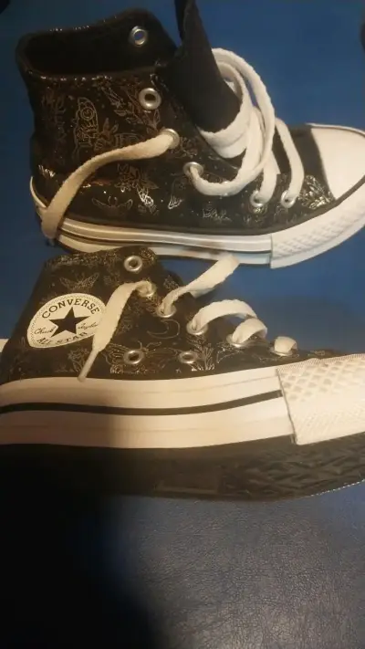 Zapatillas Converse Chuck Taylor negras de niña - miniatura 1