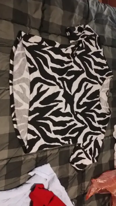 Polera estampado cebra blanco y negro - miniatura 1