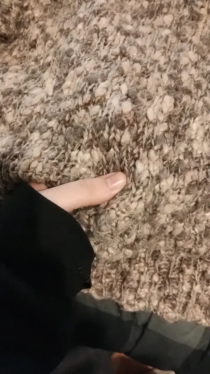 Suéter de lana marrón tejido a mano - 2