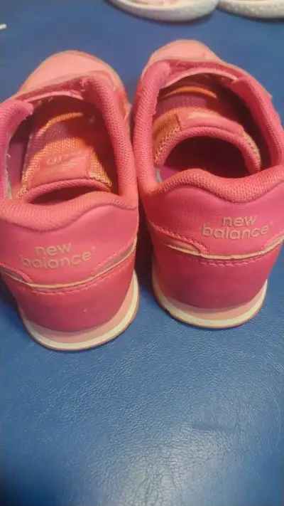 Zapatillas deportivas rosadas para niñass - miniatura 6