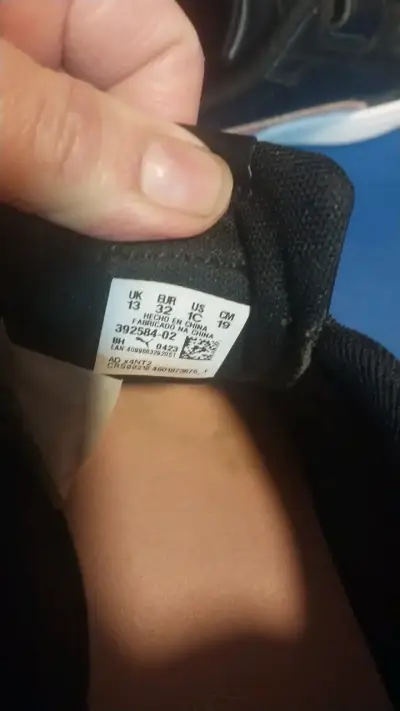 Zapatillas Puma negras con velcro - miniatura 3