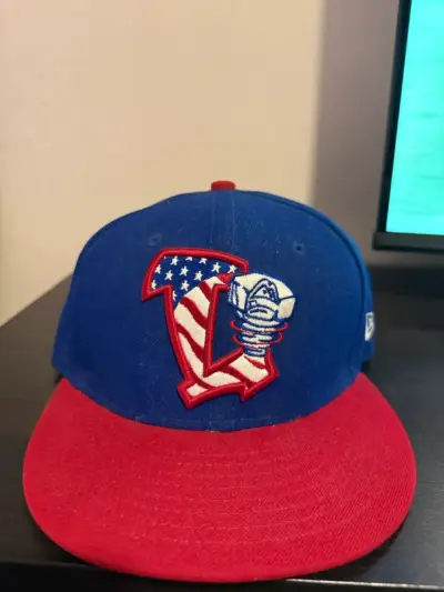 Gorra azul y roja con logo bordado new era - miniatura 1