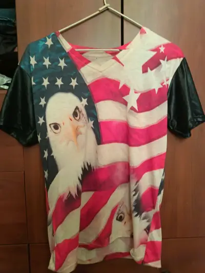 Polera estampada bandera y águila - miniatura 1