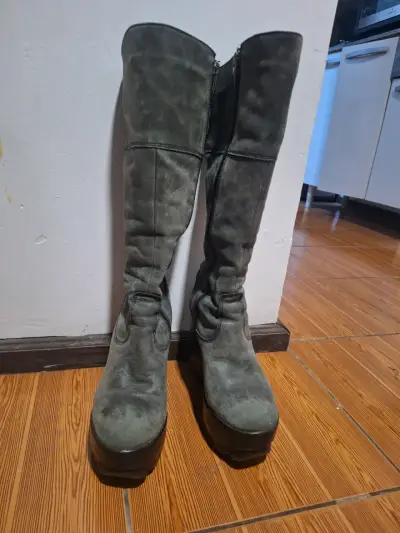 Botas altas de cuero gris con plataforma - miniatura 1