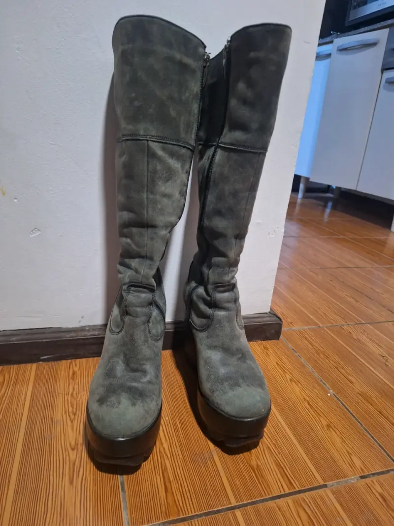 Botas altas de cuero gris con plataforma - 2