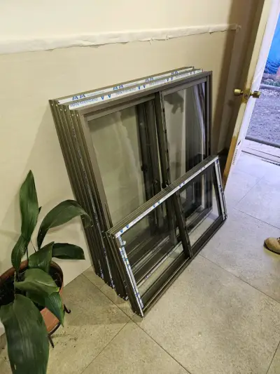 Ventanas de aluminio nuevas con vidrio - miniatura 1