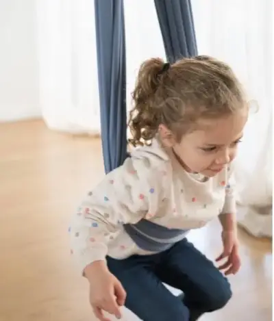 Columpio sensorial azul para niños - miniatura 2