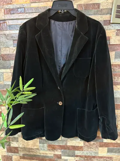 Blazer de terciopelo negro elegante - miniatura 1