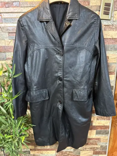 Blazer de terciopelo negro elegante - miniatura 2
