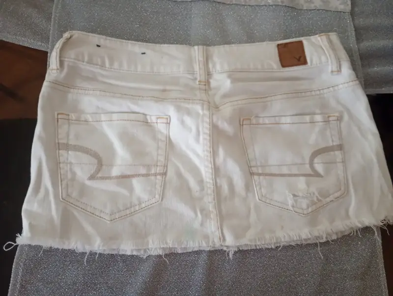 Mini falda beige con bolsillos cargo - 3