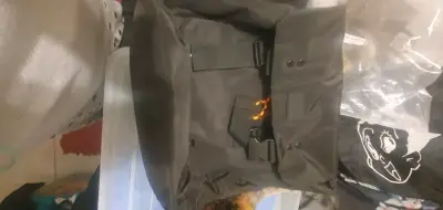 Mochila negra - miniatura 1