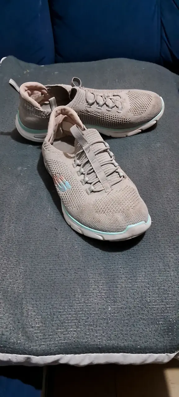 Zapatillas deportivas Skechers beige para mujer