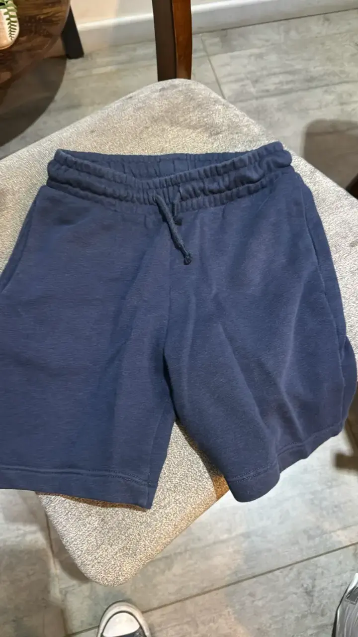 Shorts deportivos negros para niño - 2