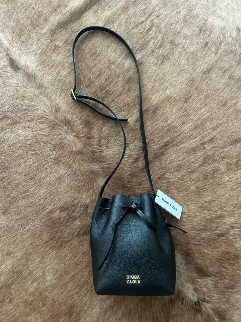 Bolso negro de cuero Bimba y Lola - 4