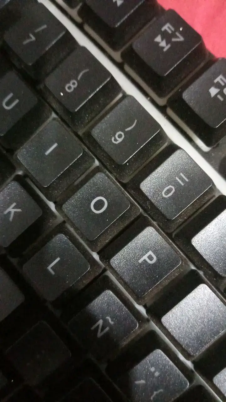 Teclado alámbrico USB negro en buen estado - 5