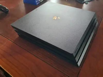 Consola Sony PS4 Pro en buen estado - miniatura 2