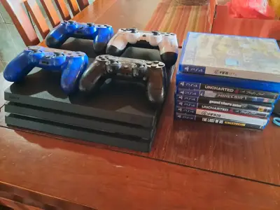 Consola Sony PS4 Pro en buen estado - miniatura 4