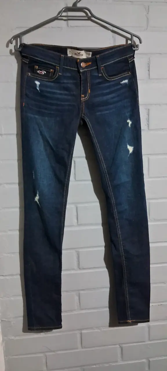 Jeans Hollister azul desgastado para mujer
