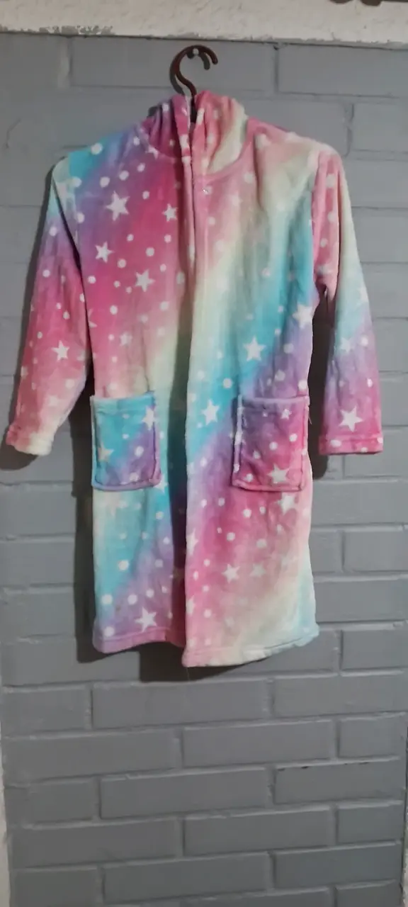 Bata de baño infantil arcoíris con estrellas