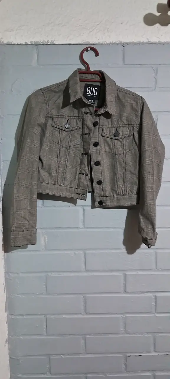 Chaqueta corta de mezclilla BDG gris