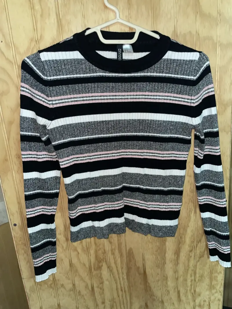 Suéter de rayas multicolor para mujer