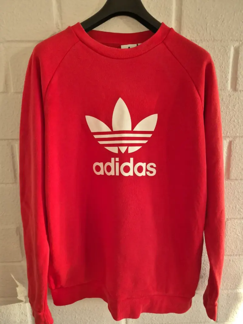Polerón rojo Adidas con logo clásico - 1